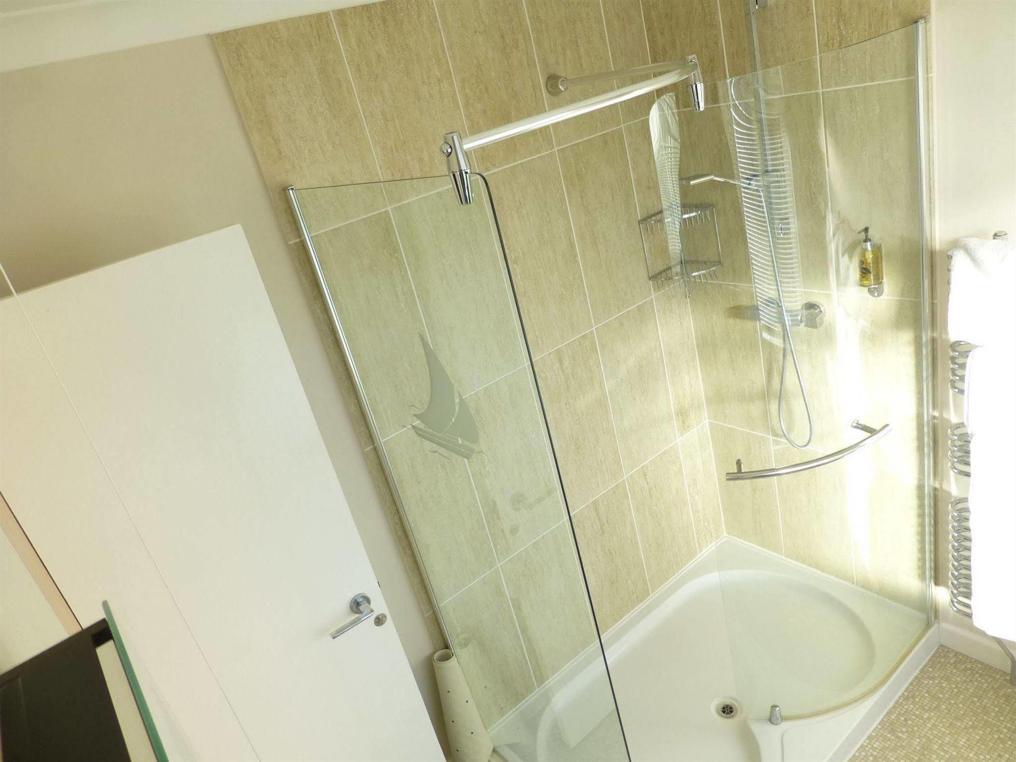 Waters Reach Guest House Christchurch  Dış mekan fotoğraf