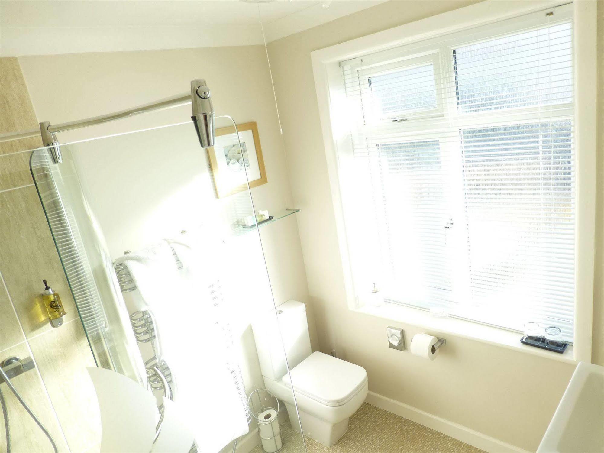 Waters Reach Guest House Christchurch  Dış mekan fotoğraf