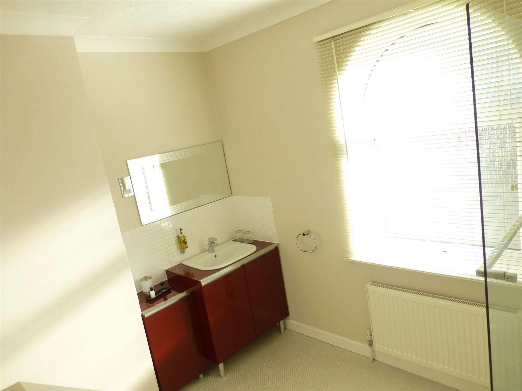 Waters Reach Guest House Christchurch  Dış mekan fotoğraf